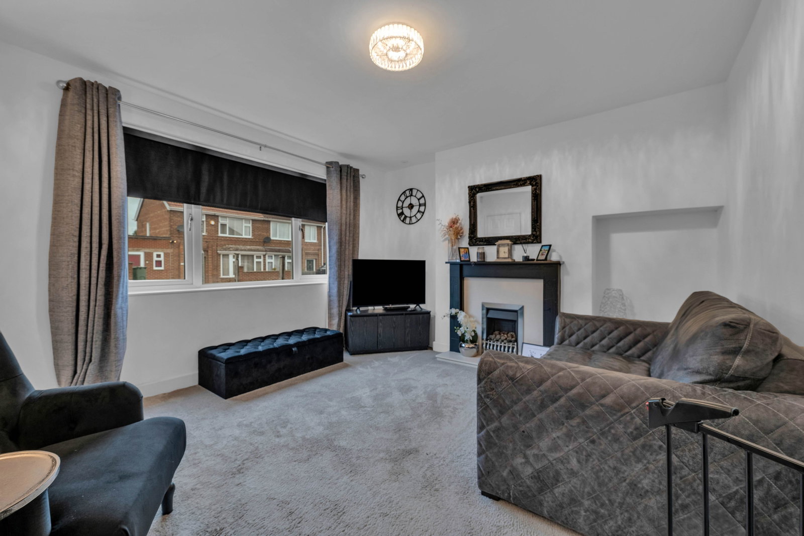 Semi Detached House for sale in Leicester, Stonehill Avenue, Birstall, LE4 4JF
