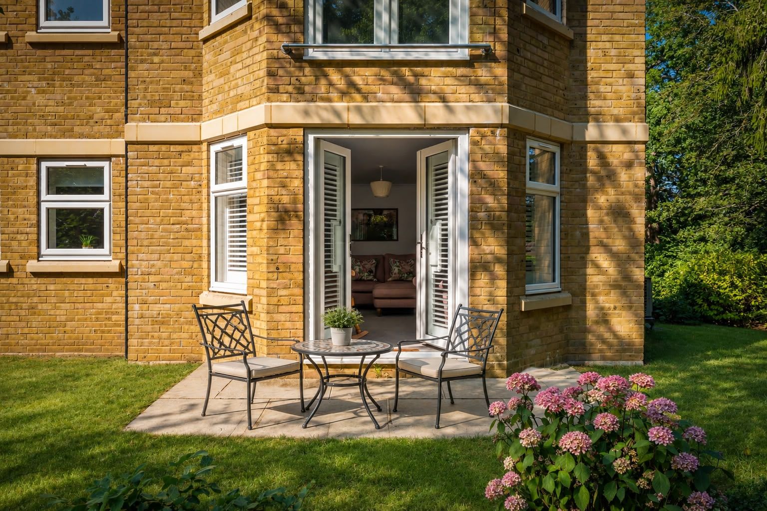 Ground Floor Flat for sale in Warlingham, Landscape Road, Warlingham, CR6 9FL