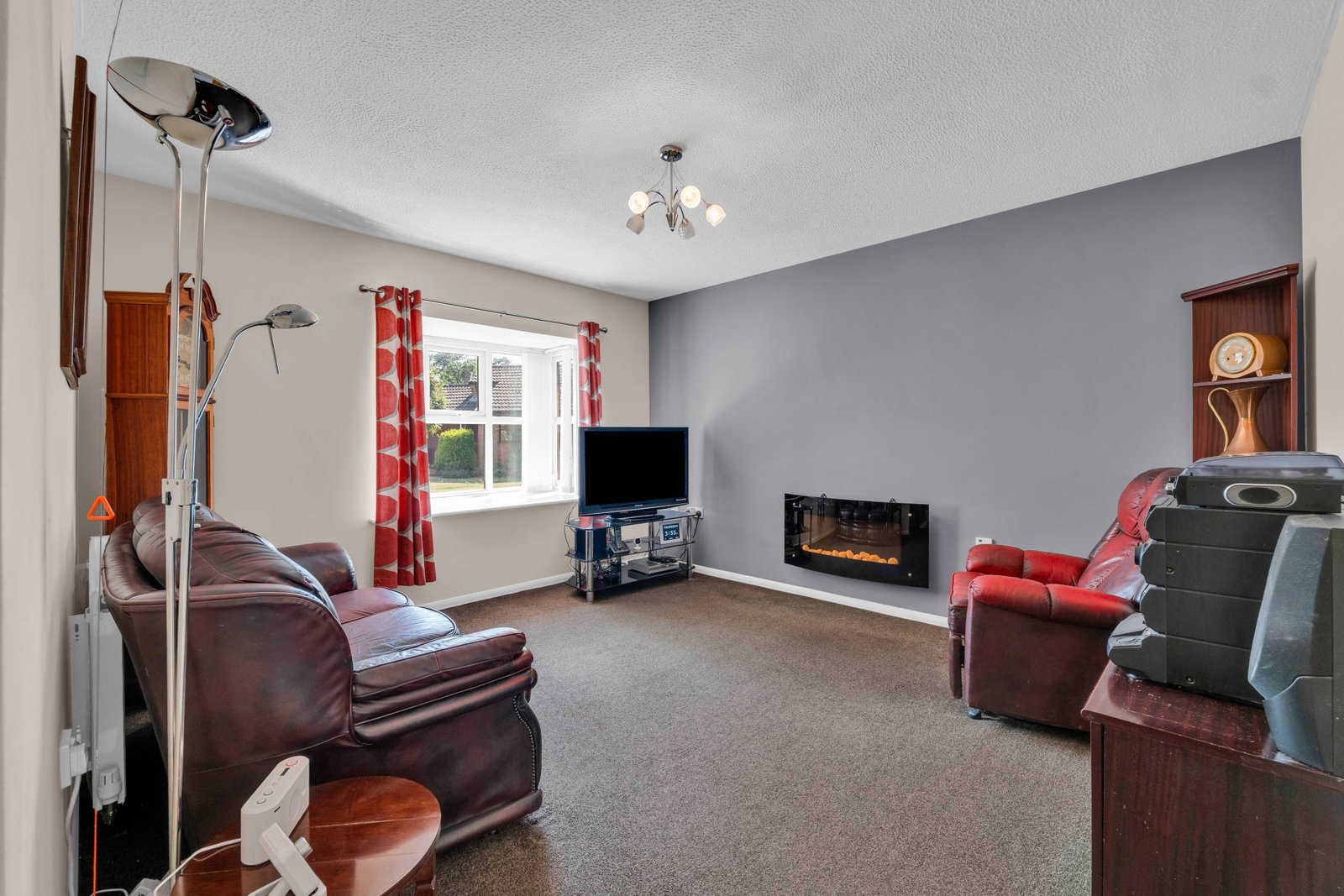Semi Detached Bungalow in Leicester