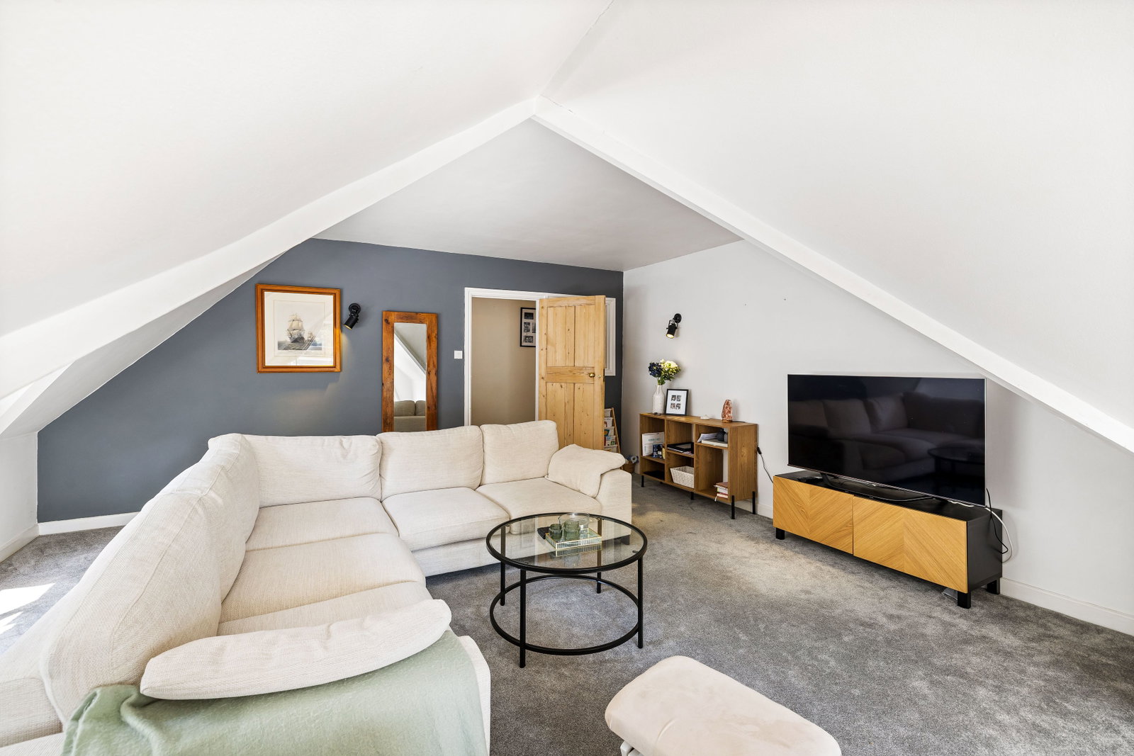 Apartment in East Grinstead