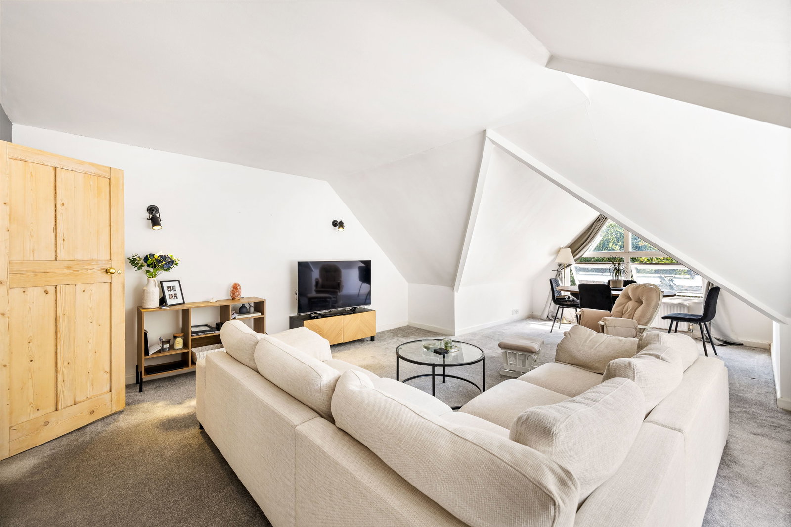 Apartment in East Grinstead