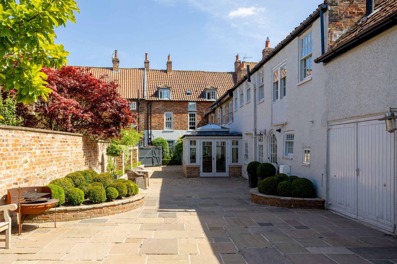 Town House for sale in York, Roecliffe House, Market Place, Easingwold, York, YO61 3AL, 5232 m²