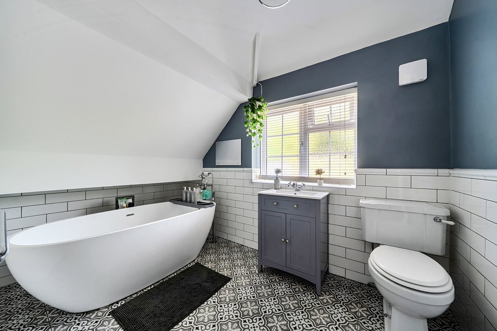 Semi Detached House in Halesowen 4