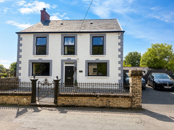 Detached House in Swansea