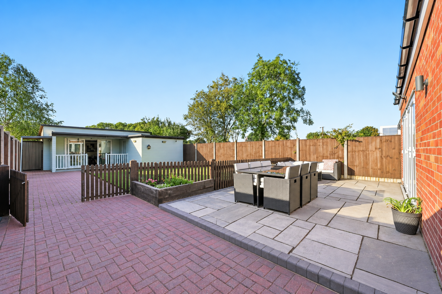 Semi Detached House for sale in Newark, Station Road, Edingley, 1743 m²
