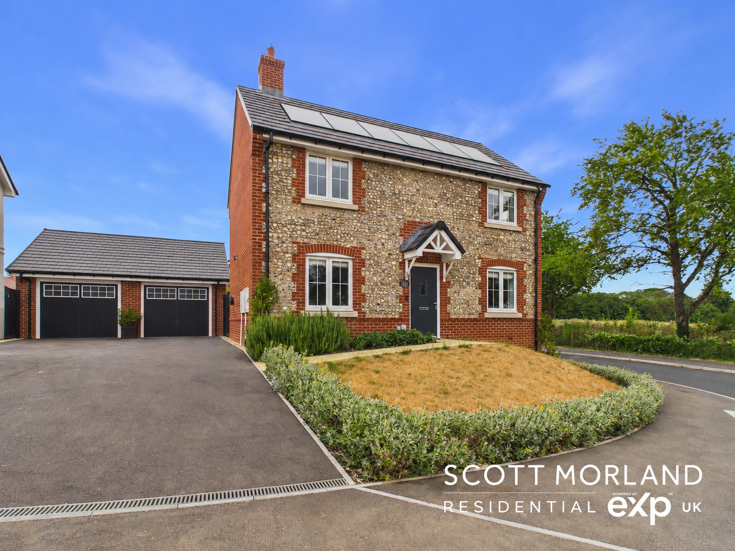 Detached House in Oakley