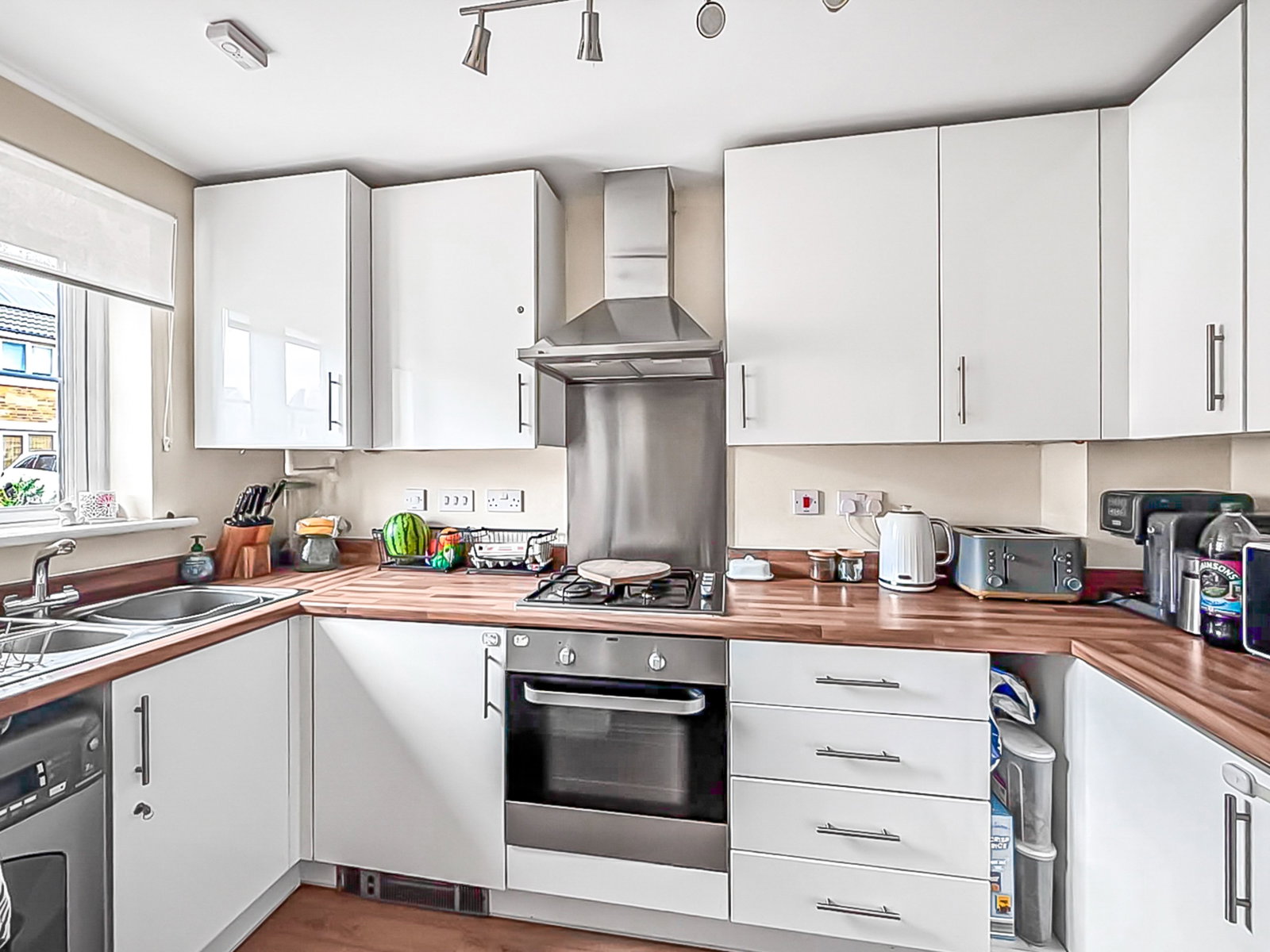 Semi Detached House in Gloucester