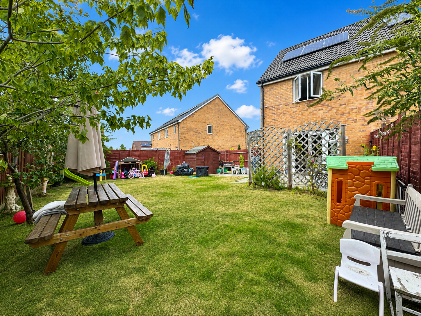 Semi Detached House in Gloucester