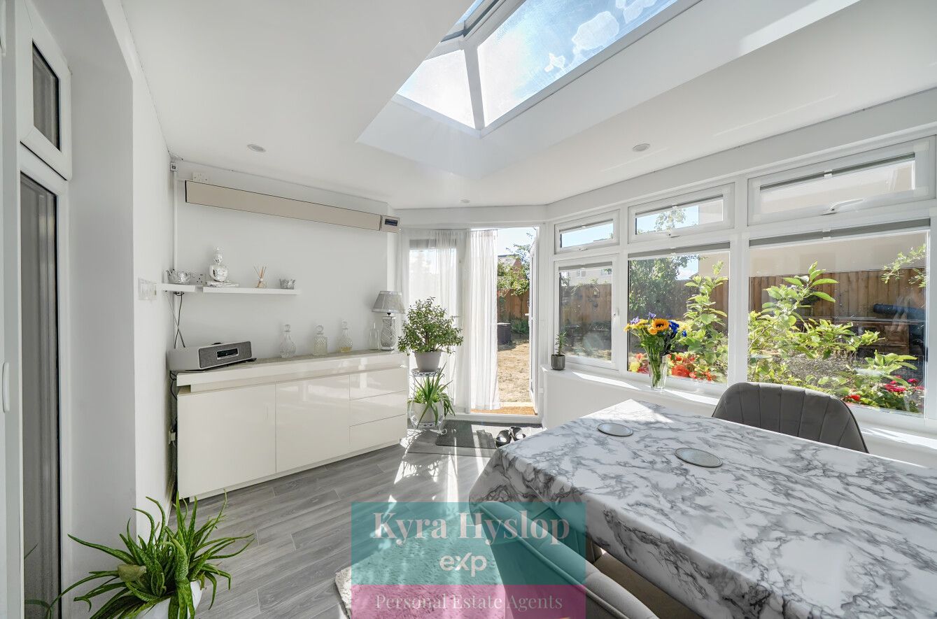 Semi Detached House in Exeter 3