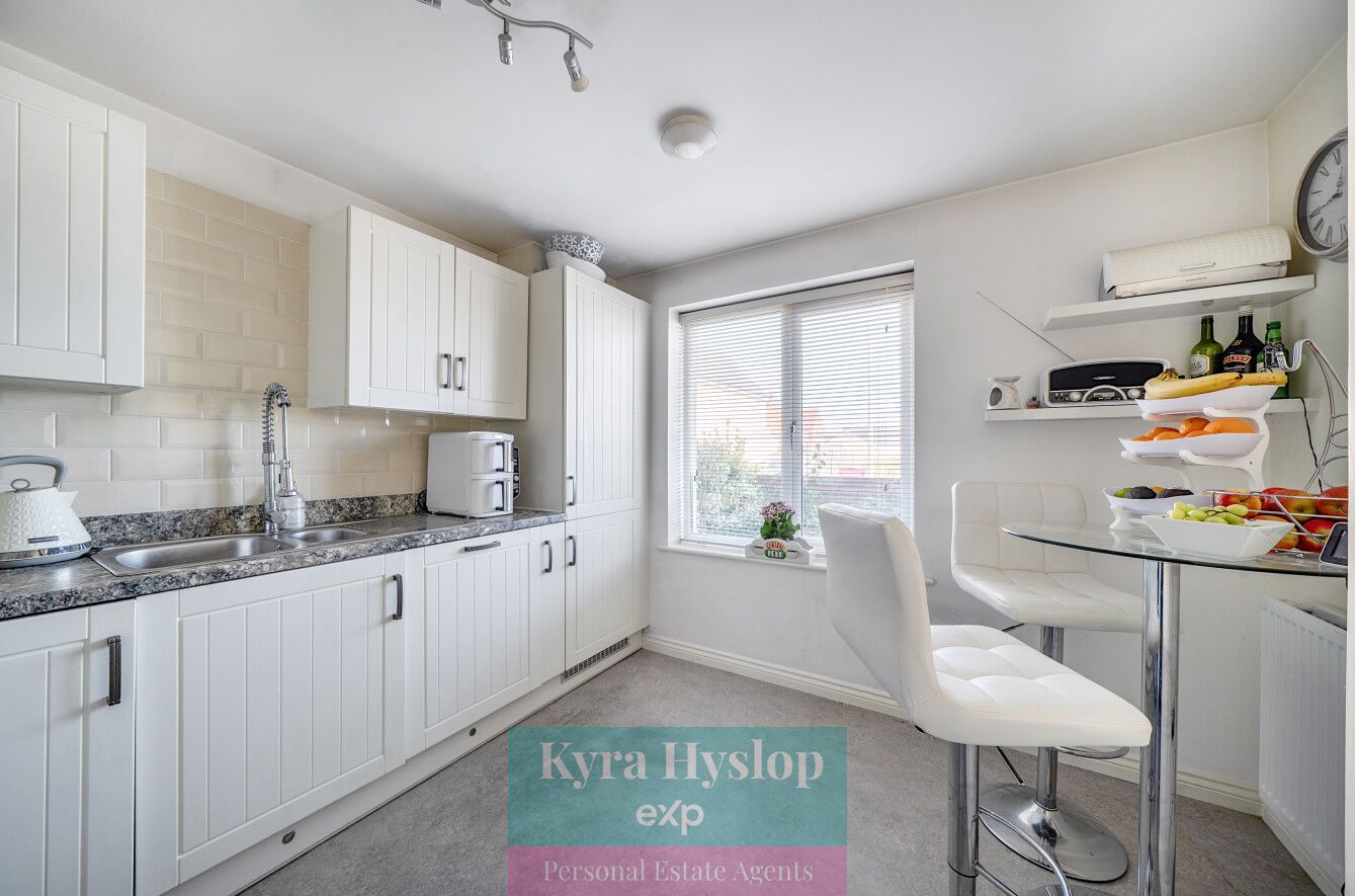 Semi Detached House in Exeter 5