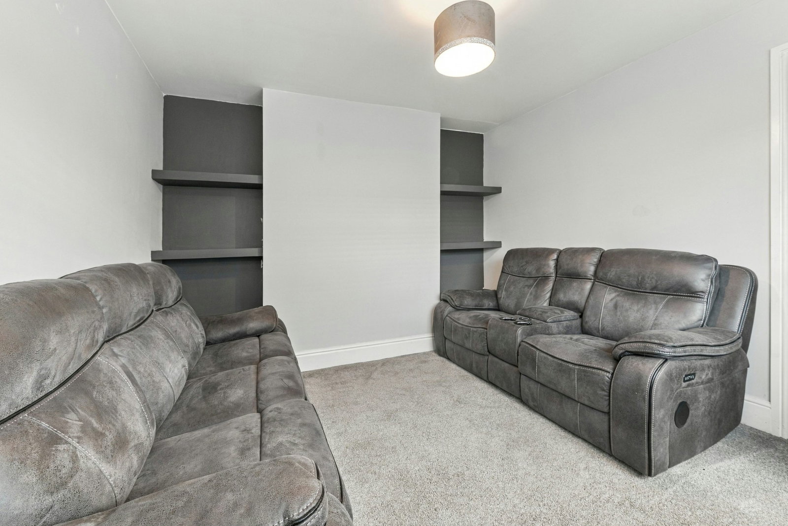 Terraced House for sale in Leeds, Pendas Way, Leeds, LS15 8HX