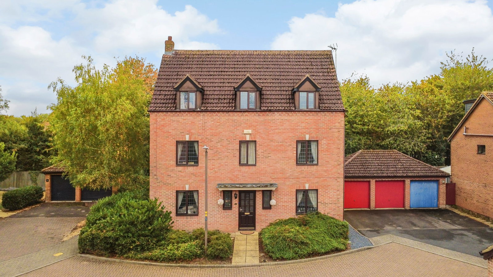 Detached House for sale in Milton Keynes, Darby Close, Shenley Lodge, Milton Keynes, MK5 7EX, 2032 m²
