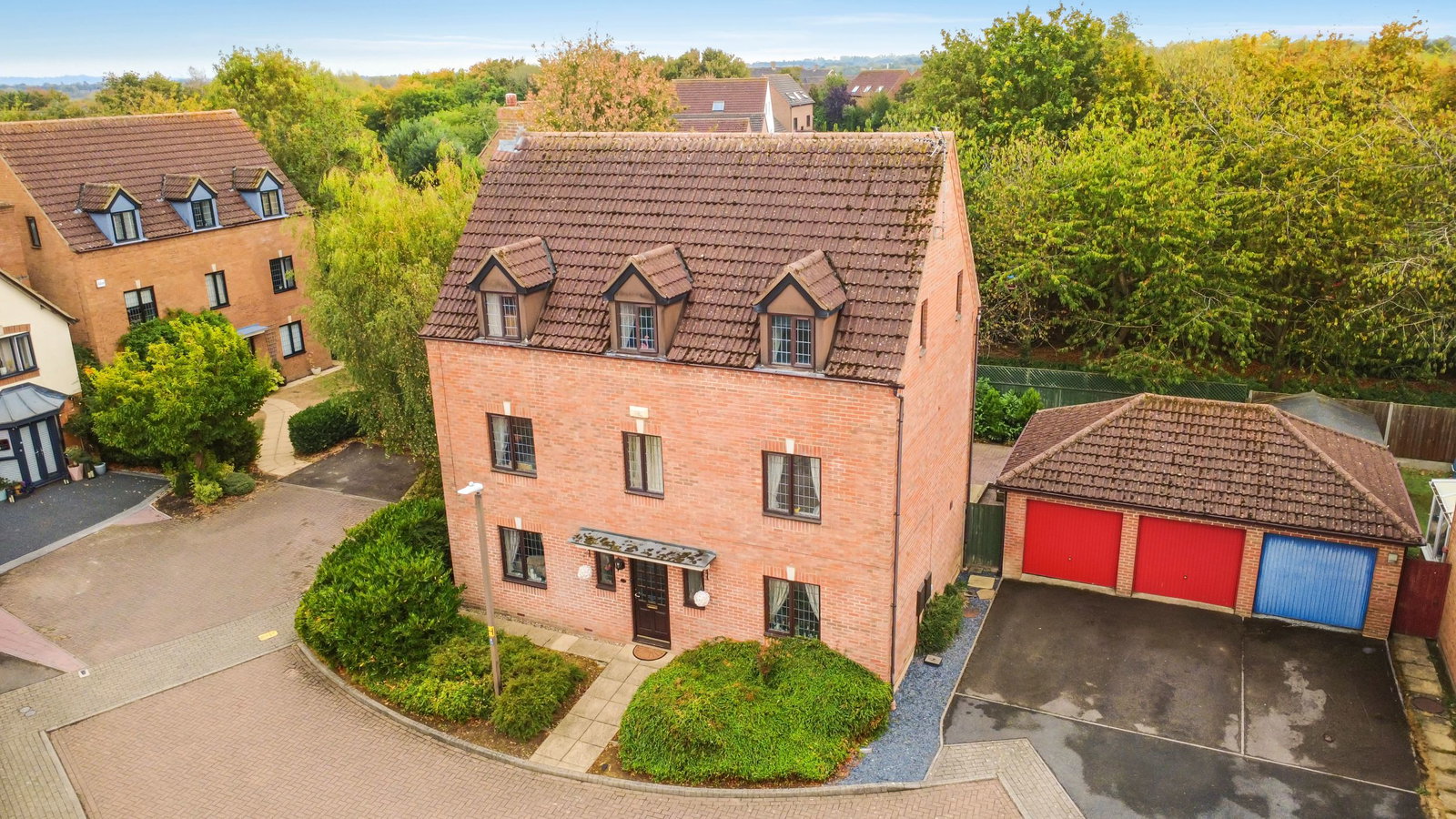 Detached House for sale in Milton Keynes, Darby Close, Shenley Lodge, Milton Keynes, MK5 7EX, 2032 m²