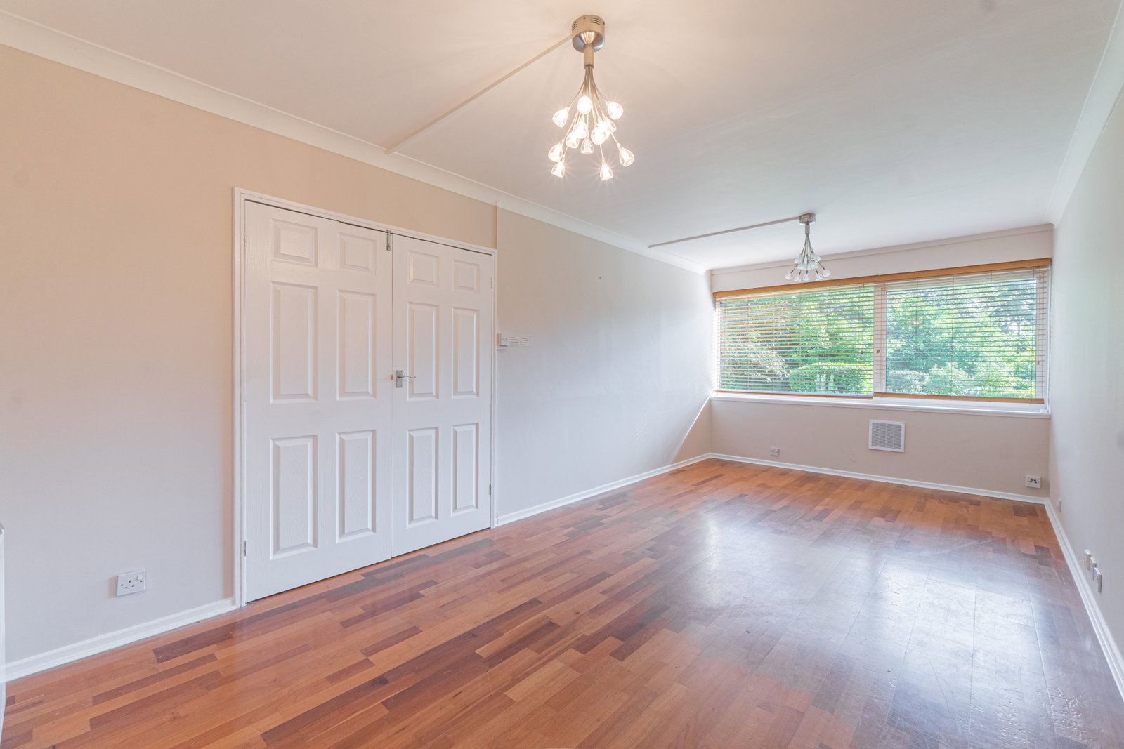 Apartment for sale in Birmingham, St. Georges Close, Birmingham, B15 3TP