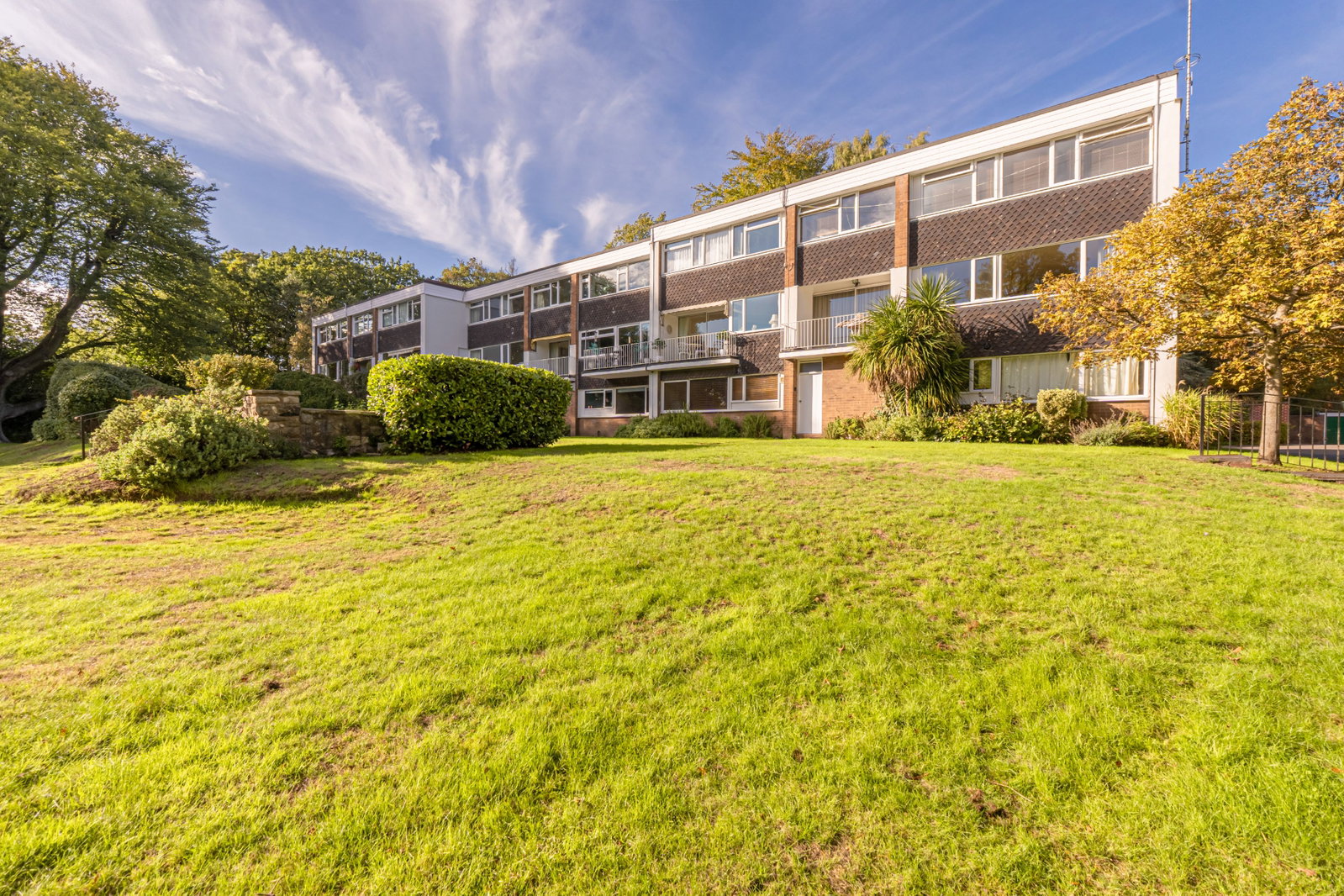 Apartment for sale in Birmingham, St. Georges Close, Birmingham, B15 3TP