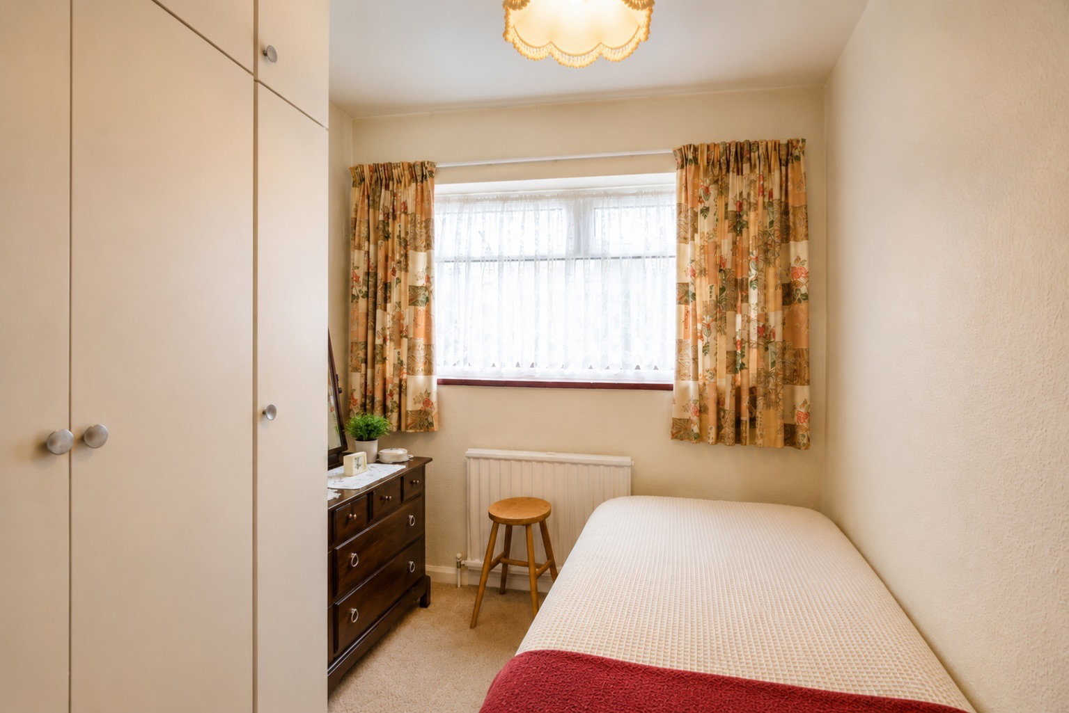 Semi Detached Bungalow for sale in Hockley, Uplands Road, Hockley, SS5