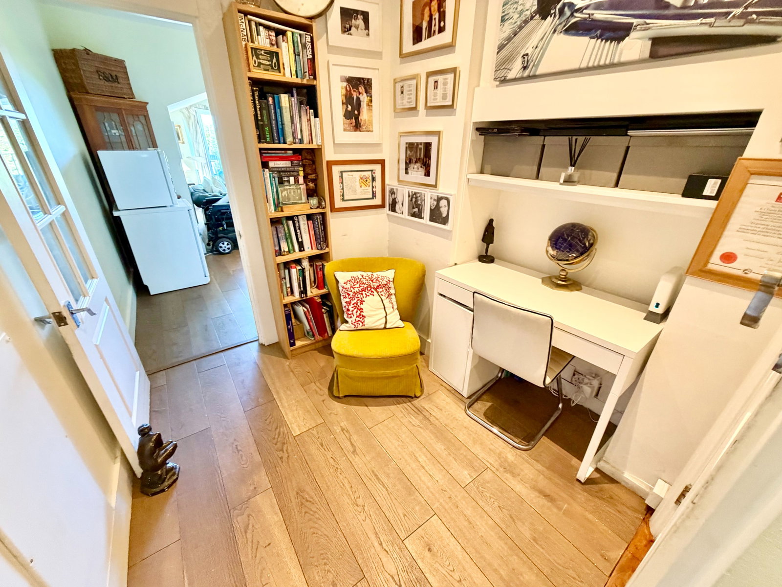 Semi Detached House for sale in London, Salmon Street, Kingsbury, London, NW9 8ND
