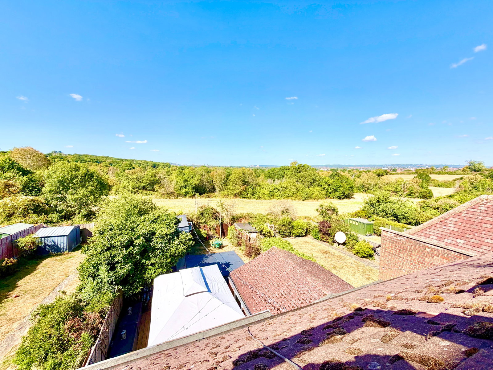 Semi Detached House for sale in London, Salmon Street, Kingsbury, London, NW9 8ND