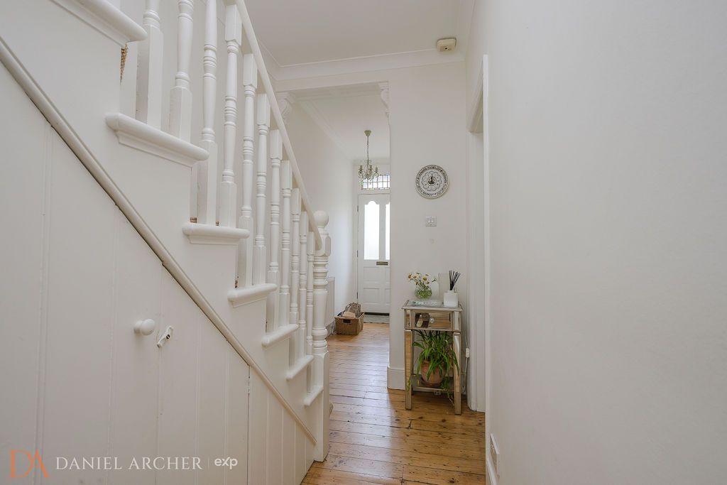 Semi Detached House in London