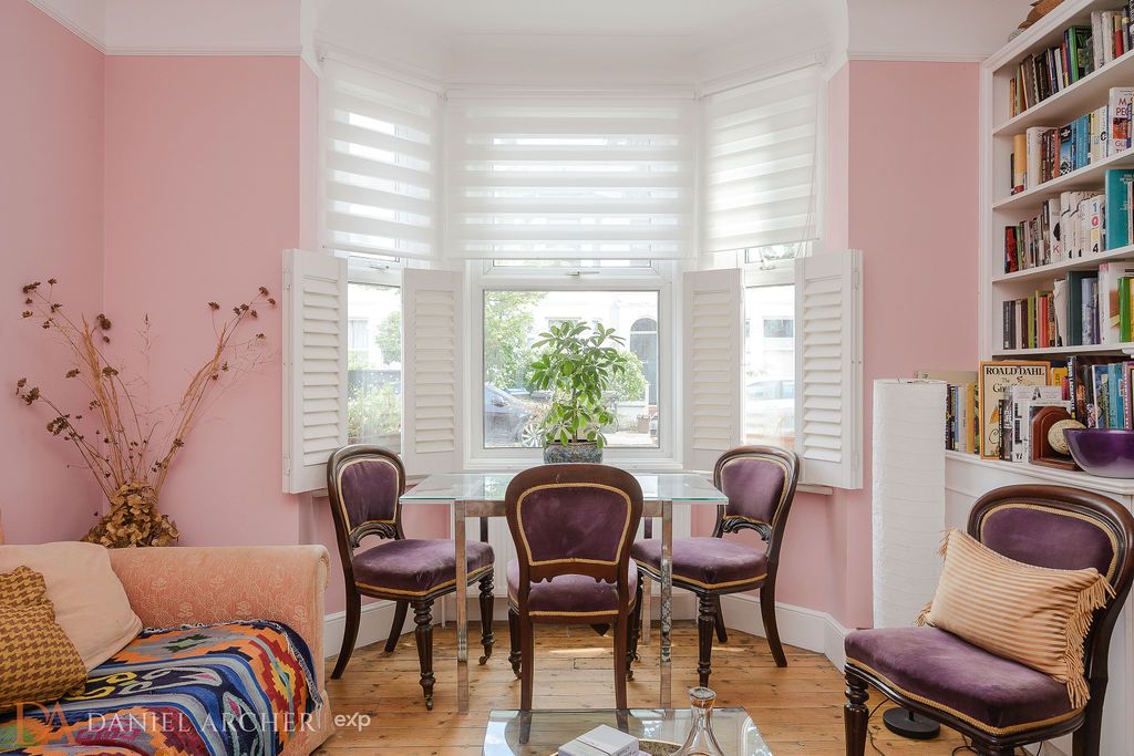 Semi Detached House in London