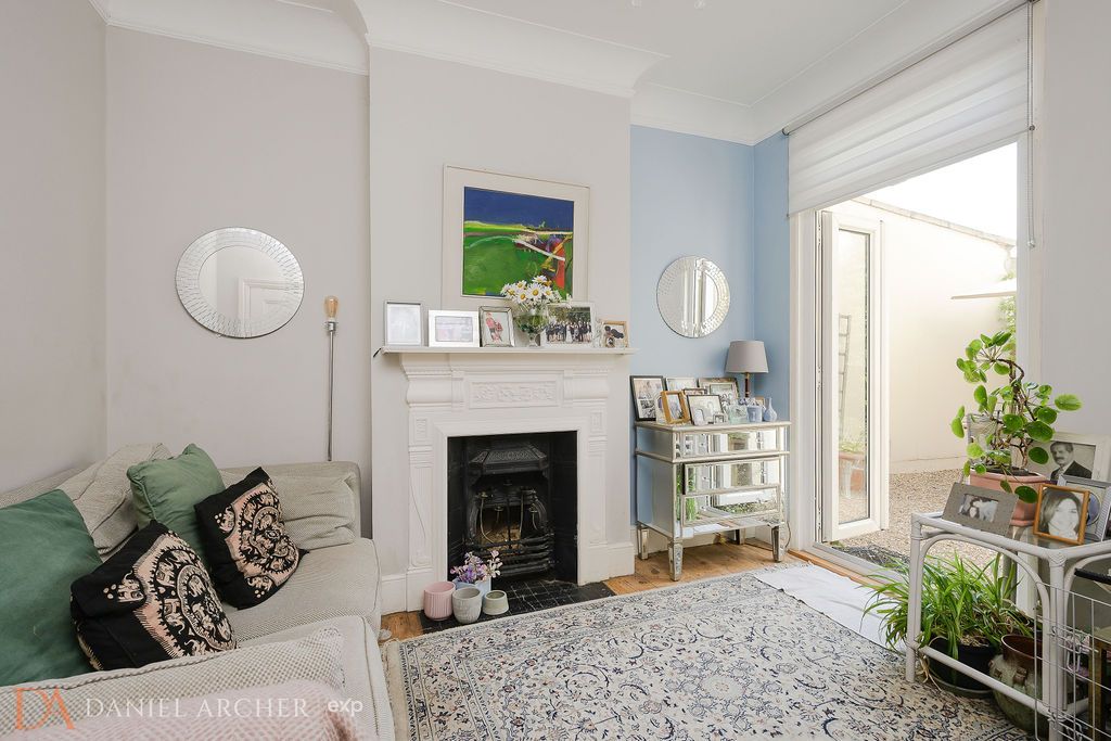 Semi Detached House in London