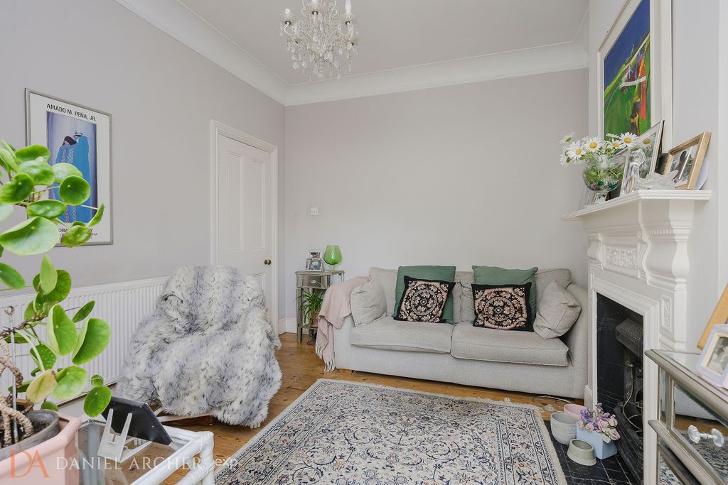 Semi Detached House in London