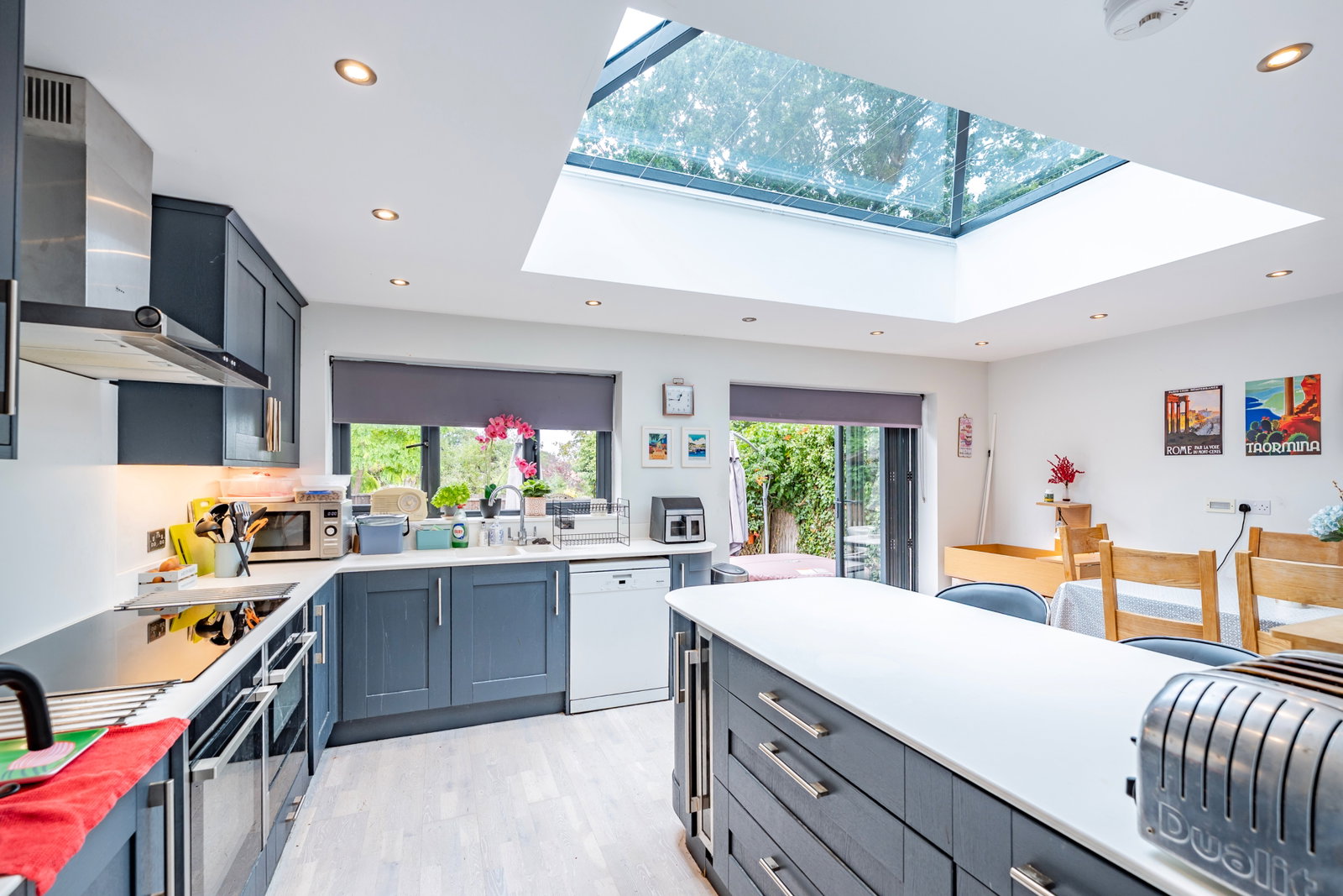 Semi Detached House for sale in Bromley, Hastings Road, Bromley, BR2