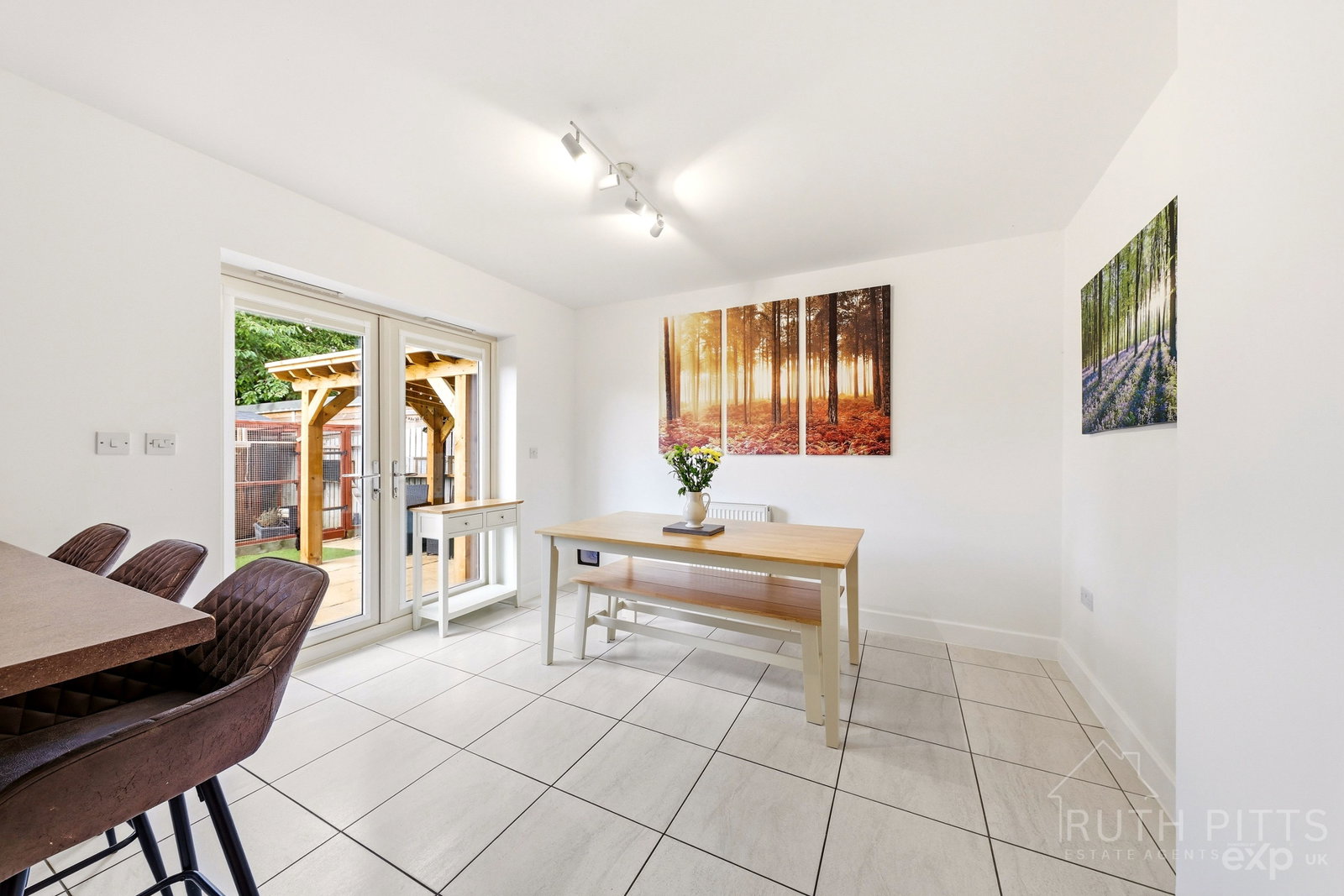 Detached House for sale in Pontefract, Seals Drive, Ackworth, WF7, 2116 m²