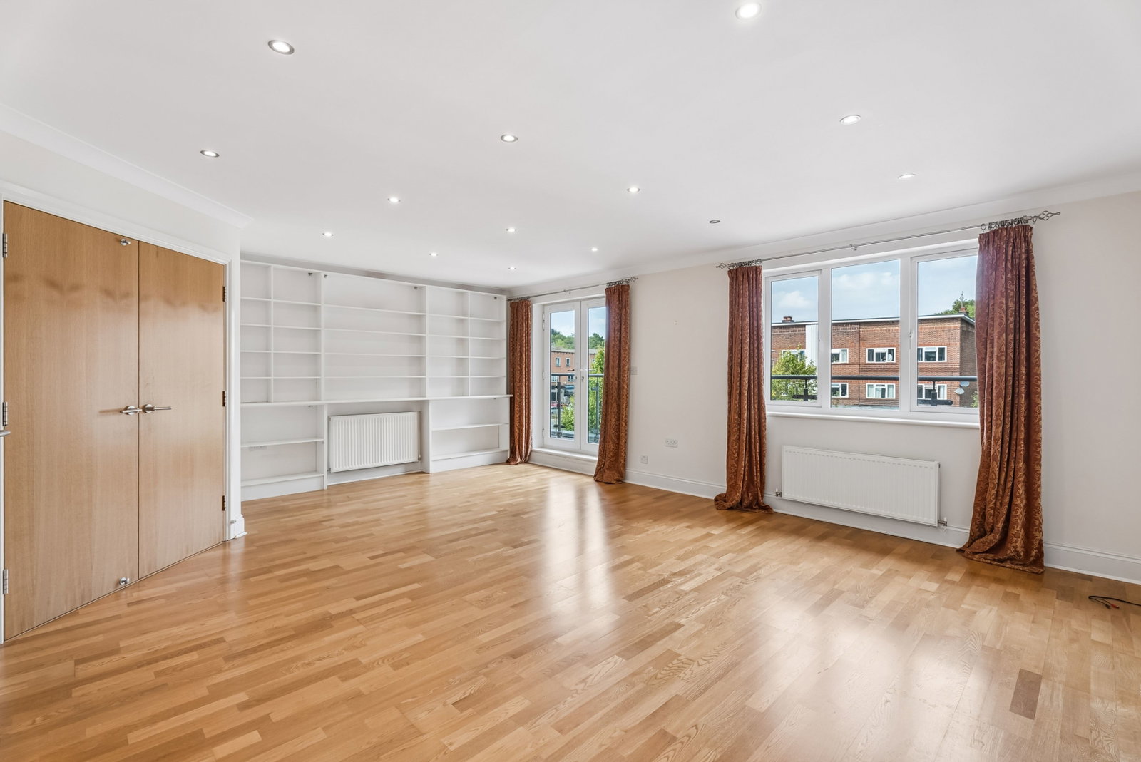 Flat for sale in Rickmansworth, Churleswood Court, Shire Lane, Chorleywood