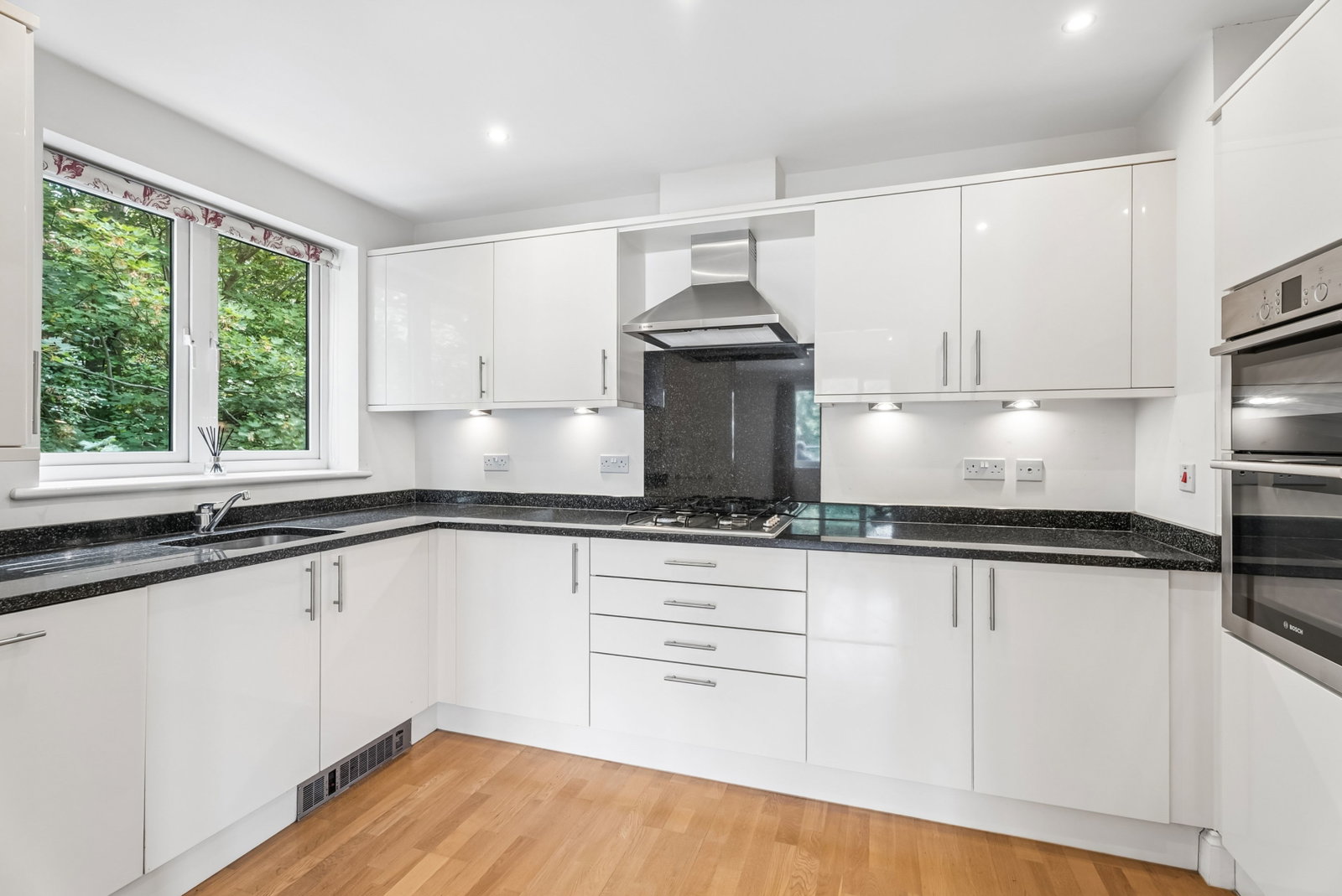 Flat for sale in Rickmansworth, Churleswood Court, Shire Lane, Chorleywood