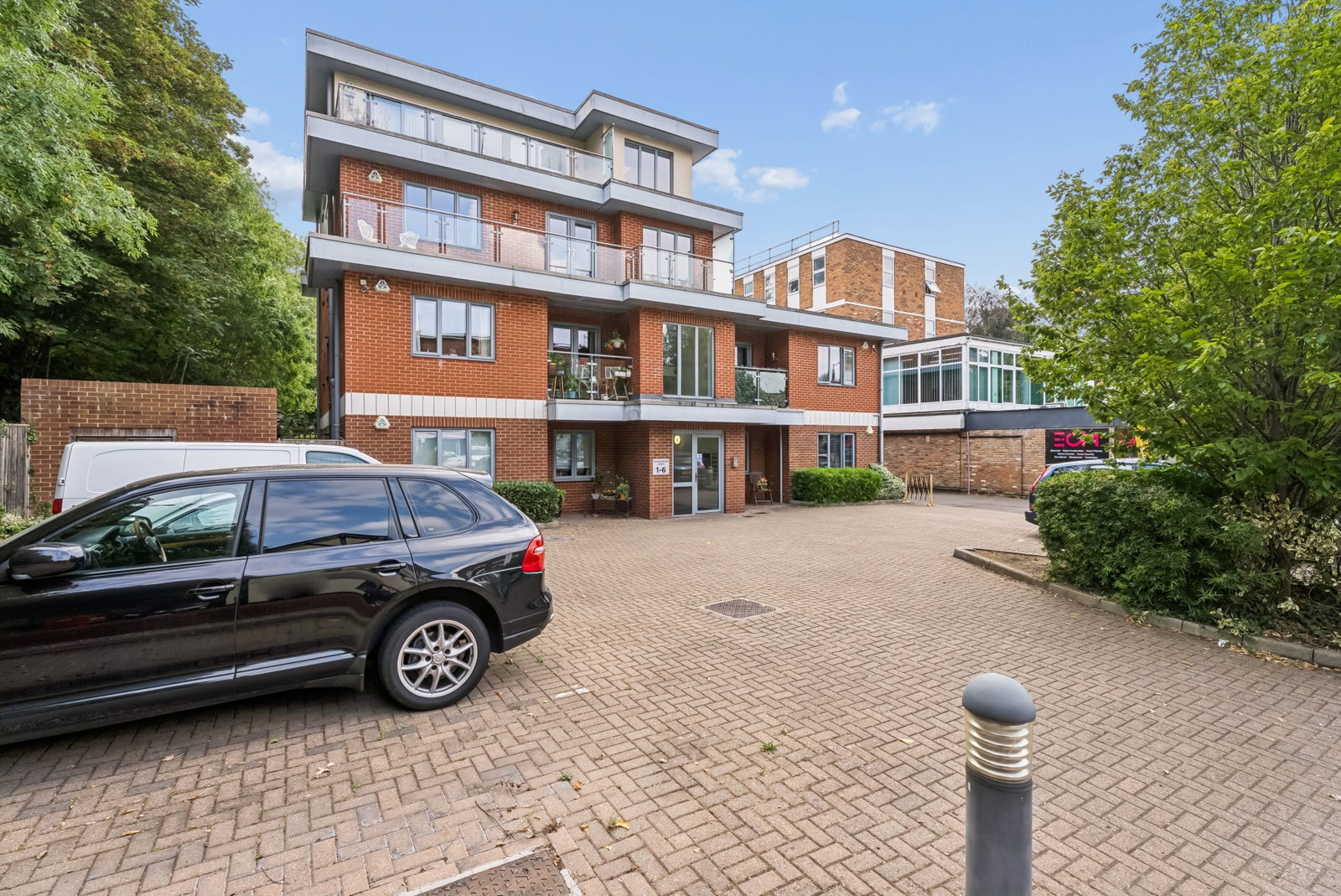 Flat for sale in Rickmansworth, Churleswood Court, Shire Lane, Chorleywood