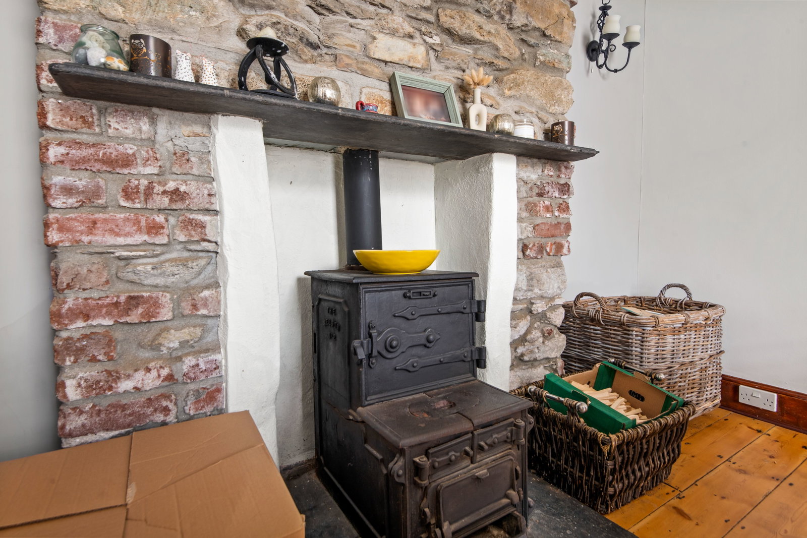Terraced House for sale in Saltash, The Square, Saltash, PL12 5DY