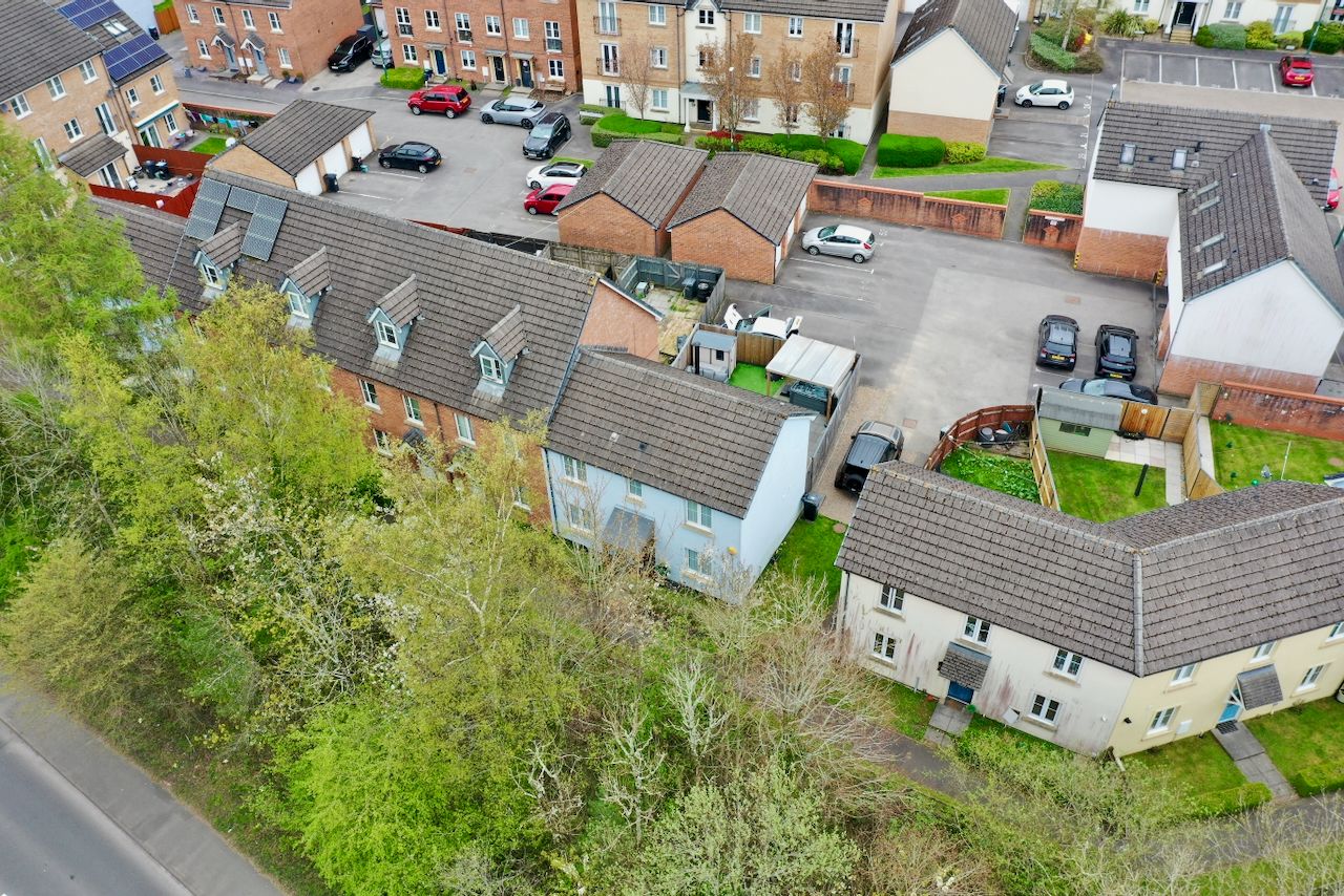 Semi Detached House for sale in Ebbw Vale, Clos Gwaith Dur, Ebbw Vale, NP23, 915 m²