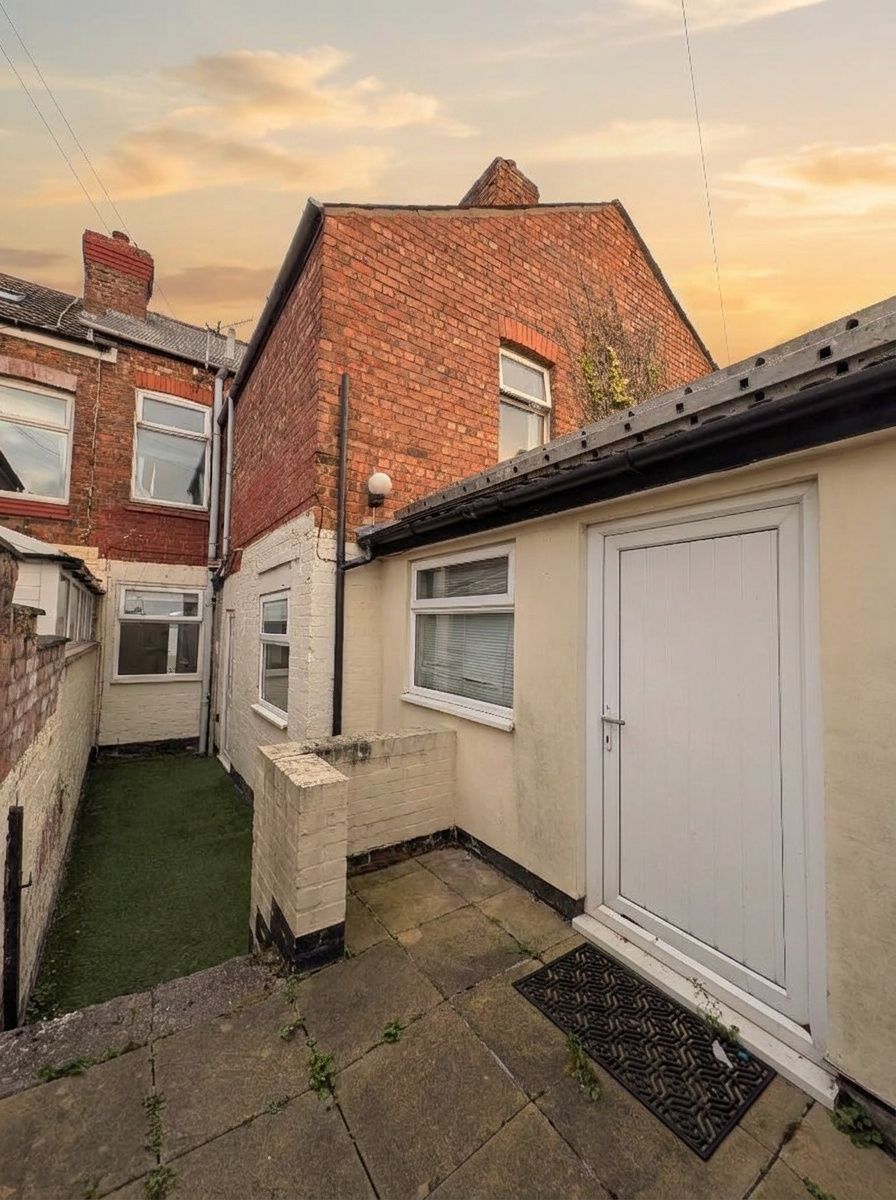 Terraced House for sale in Wirral, The Esplanade, Wirral, CH62 1EH