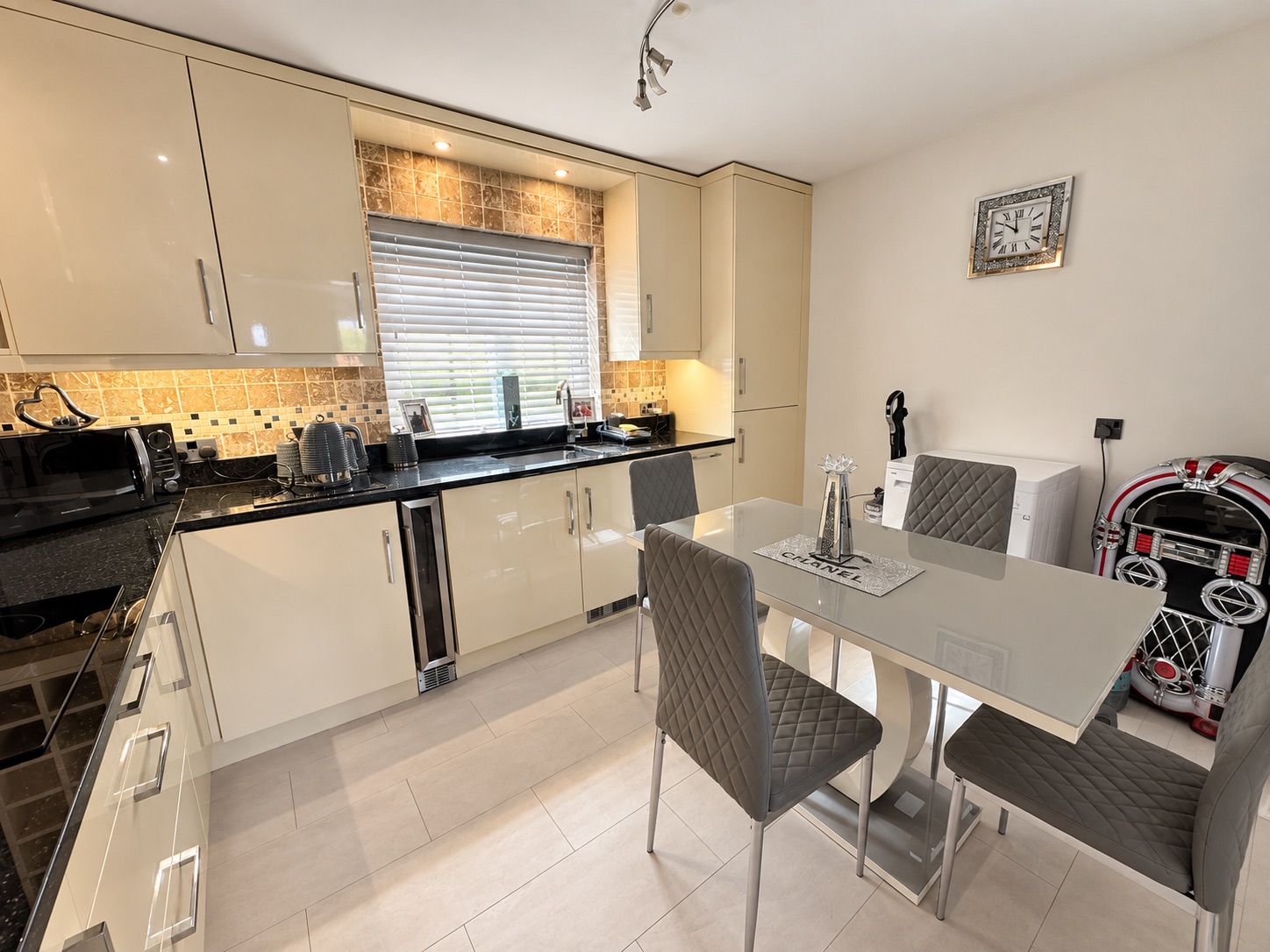 Semi Detached House for sale in Mansfield, Manor House, Mansfield Woodhouse, Mansfield, NG19 9LU