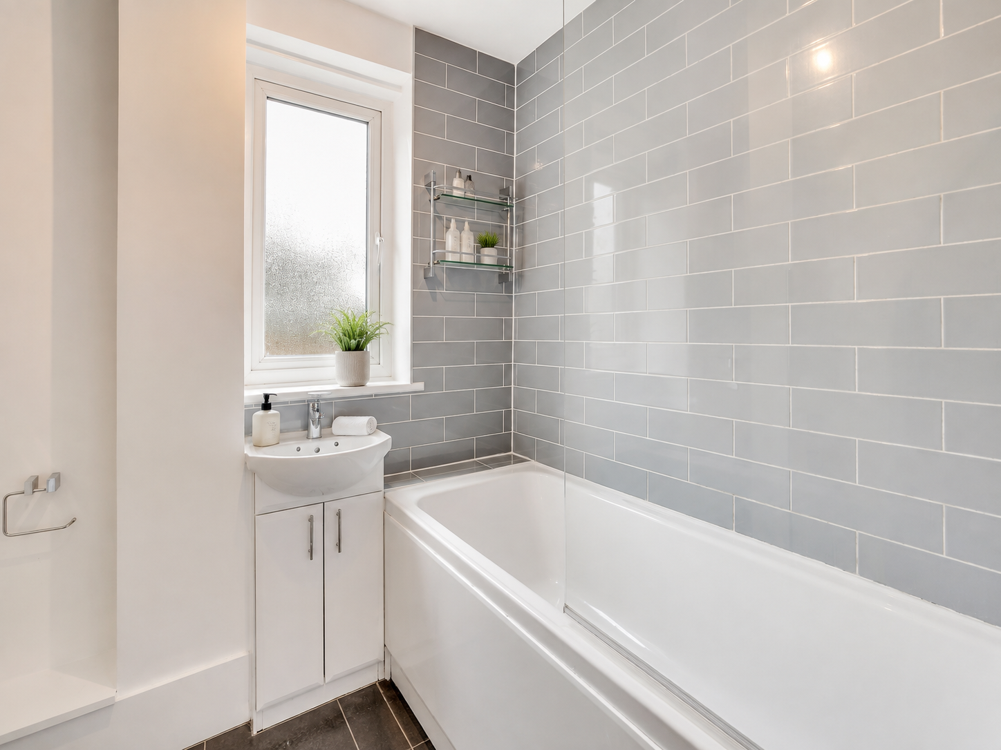 Flat for sale in London, Drewstead Road, Streatham, SW16