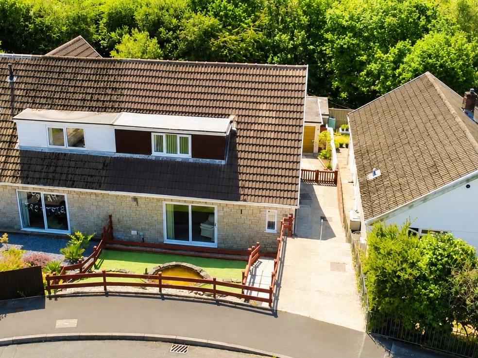 Semi Detached House in Swansea