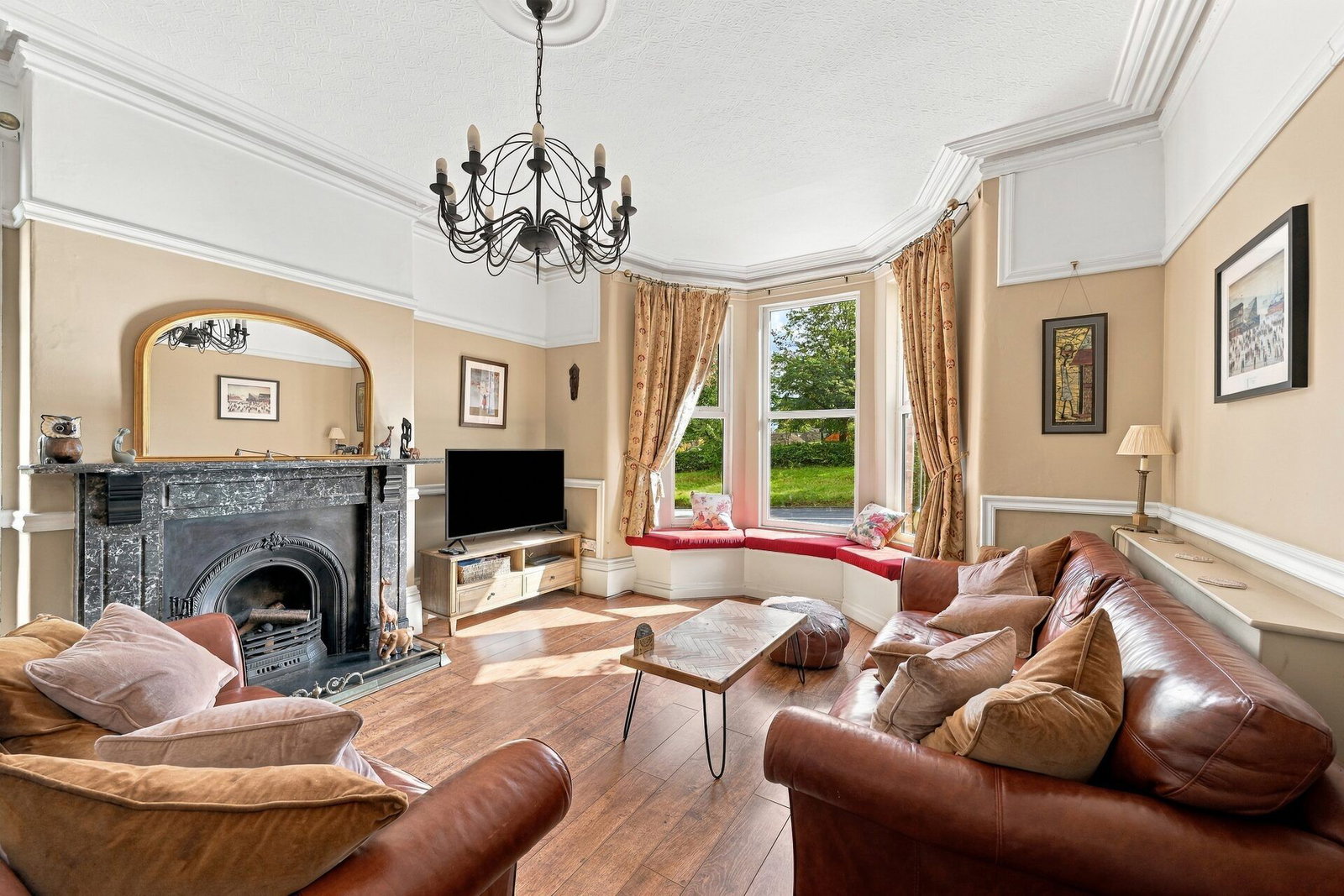 Semi Detached House for sale in Stockport, Station Road, Marple, Stockport SK6, 2382 m²