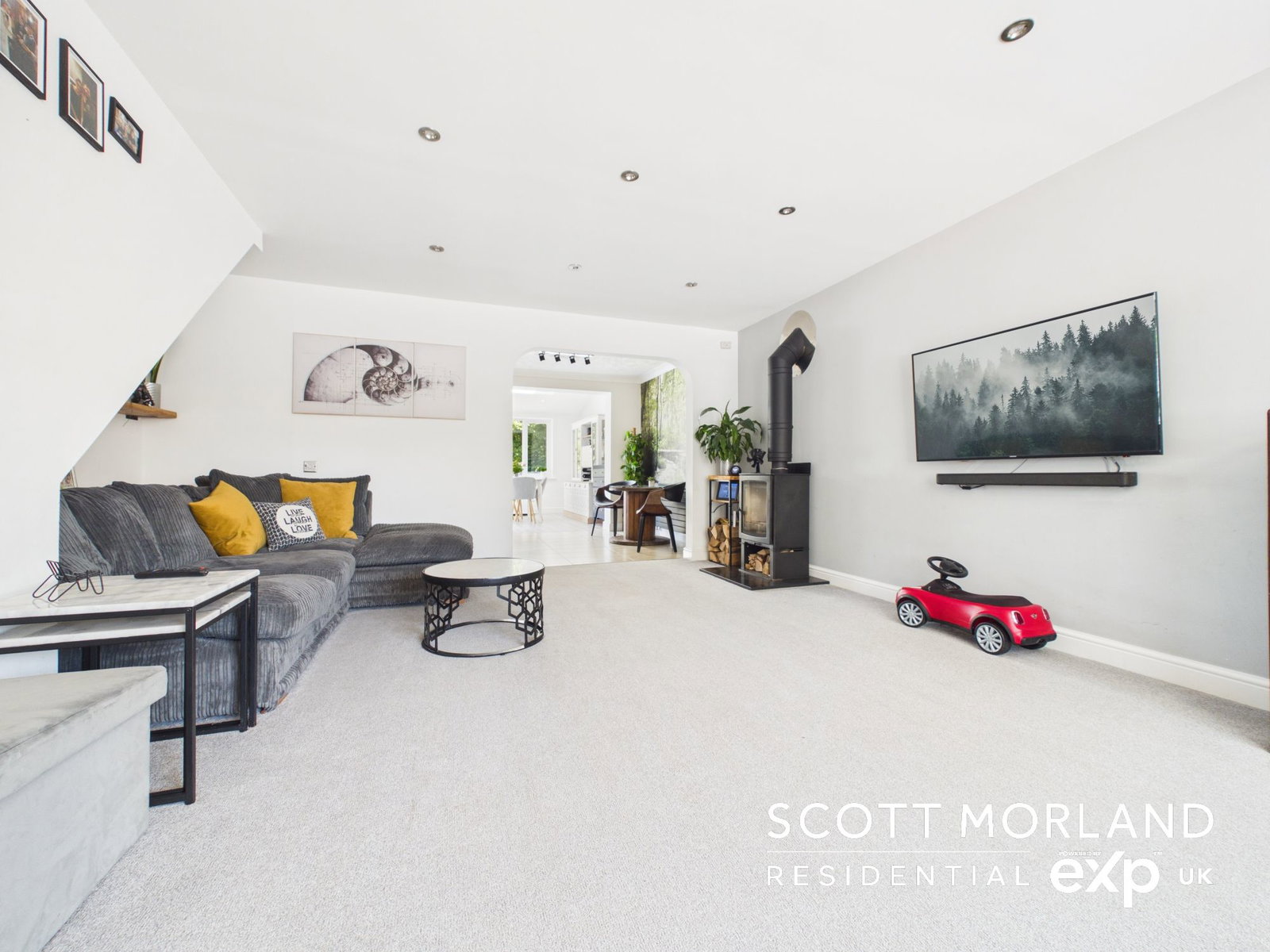 Detached House in Basingstoke 2