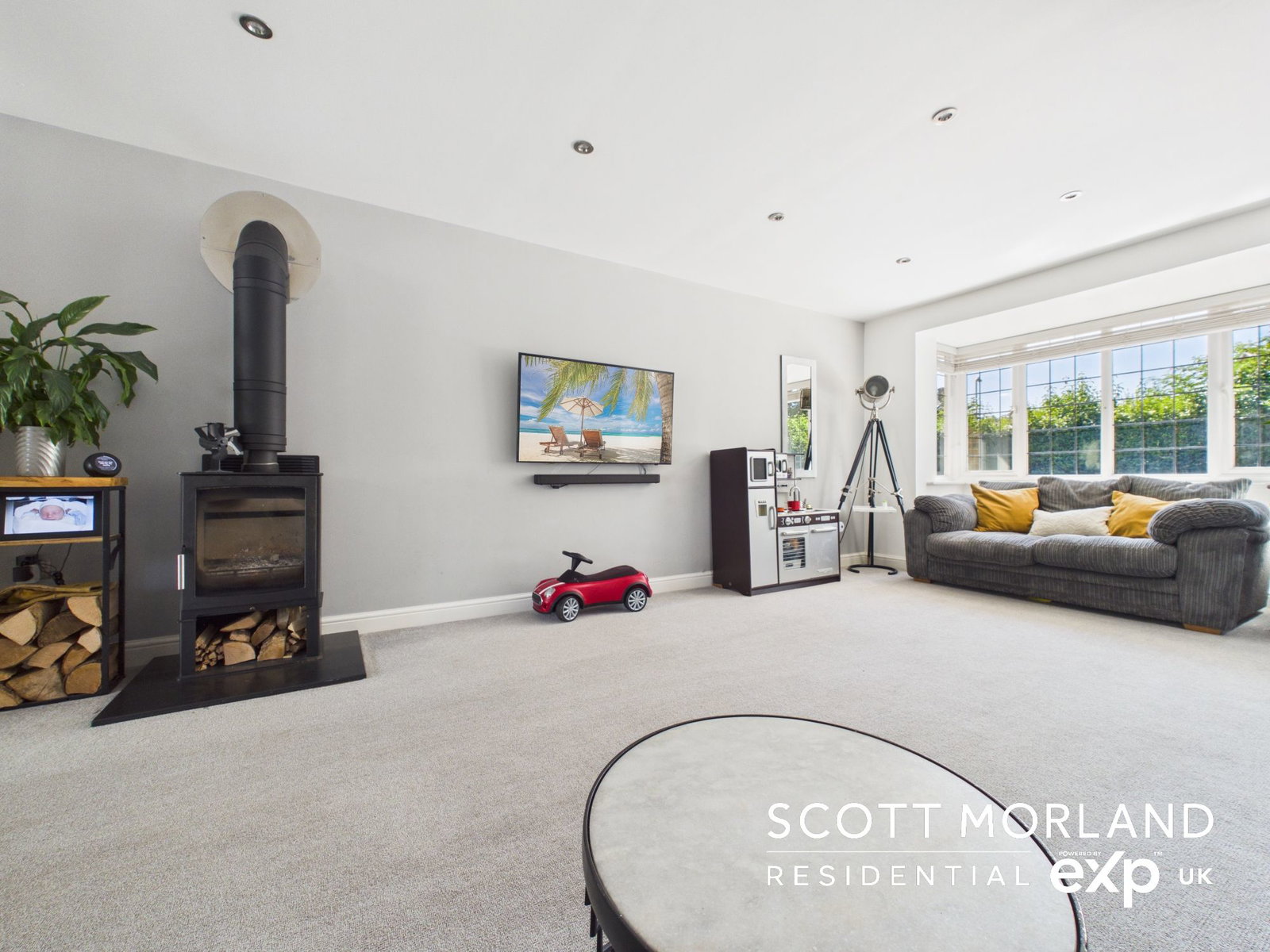 Detached House in Basingstoke 3