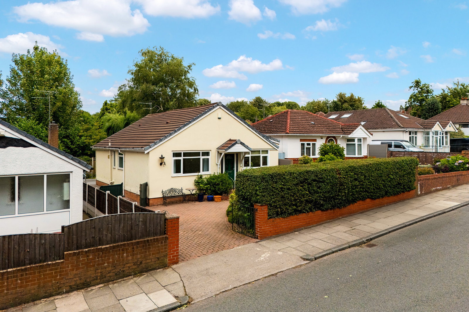 Bungalow in Salford 4