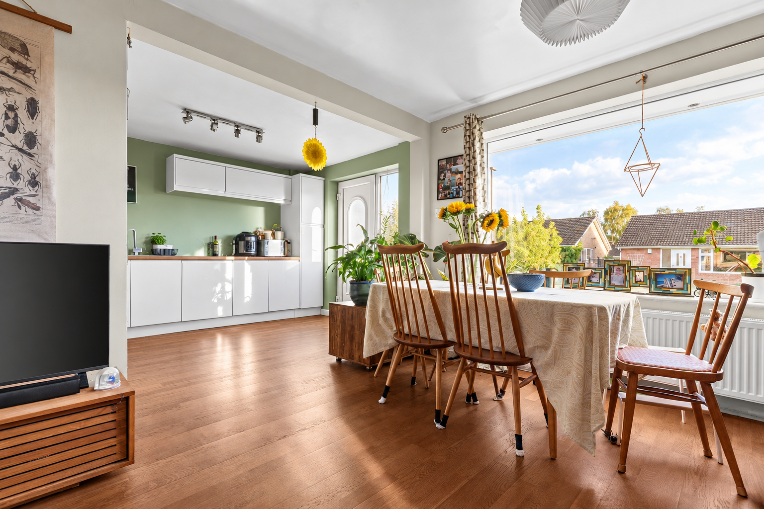 Semi Detached Bungalow for sale in York, Stones Close, York, YO24 4PA, 694 m²