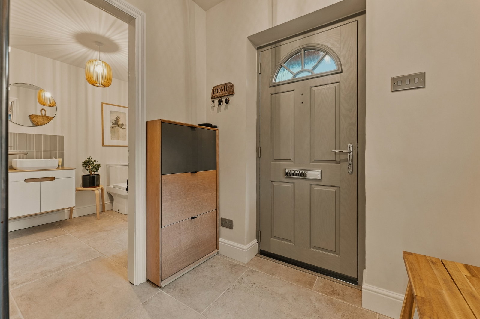 Detached House for sale in Southwell, Sunset Views & Stylish Living on Longmead Drive, 2227 m²