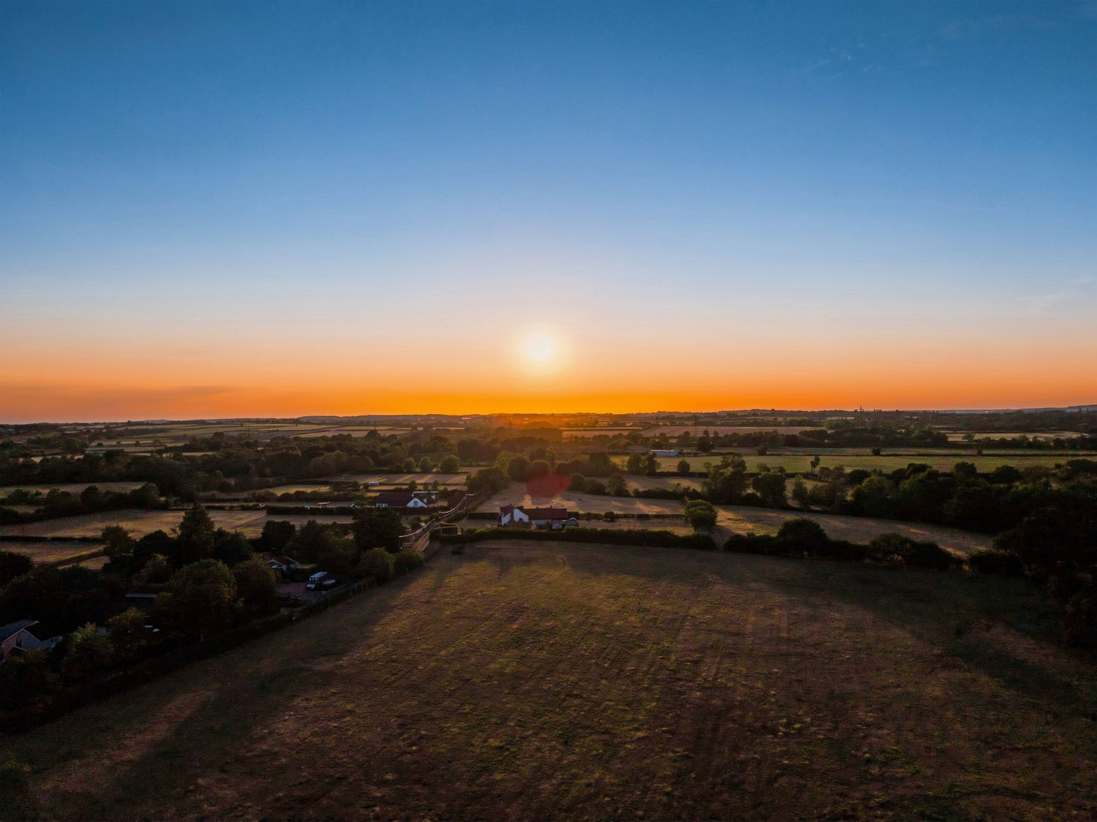 Detached House for sale in Southwell, Sunset Views & Stylish Living on Longmead Drive, 2227 m²