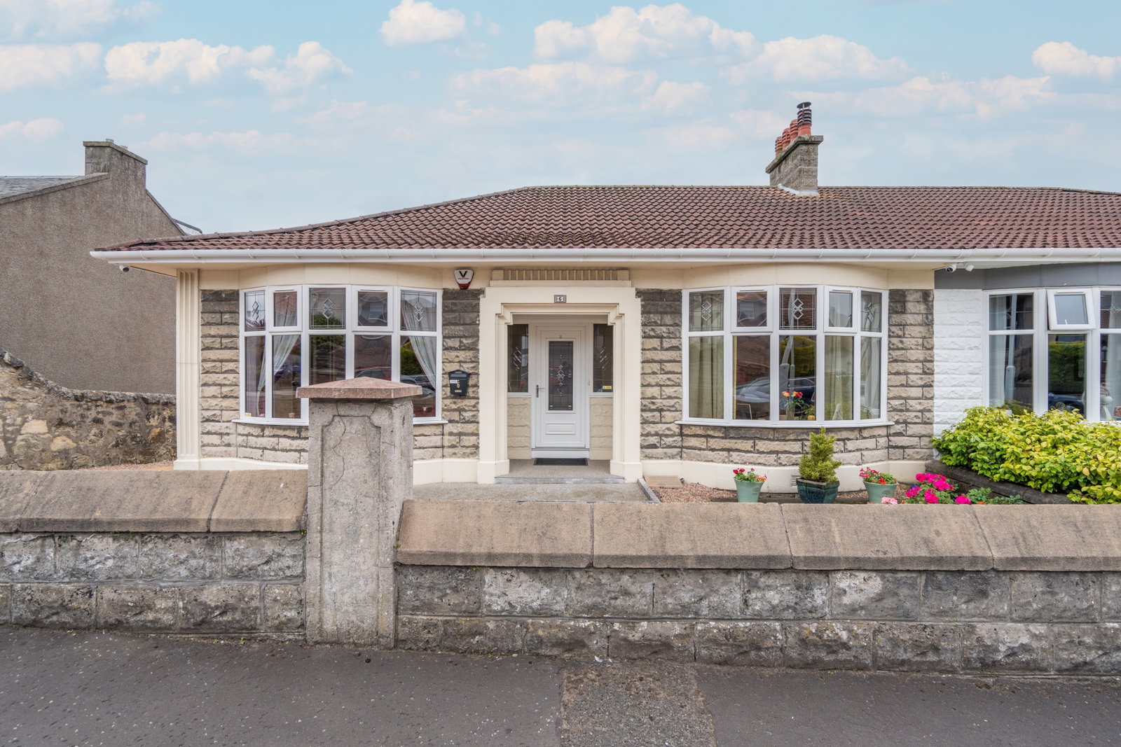 Semi Detached Bungalow in Kirkcaldy 2