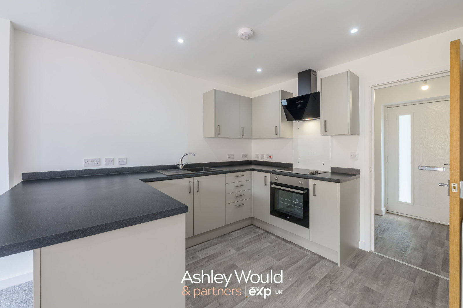Detached House in Dudley 2