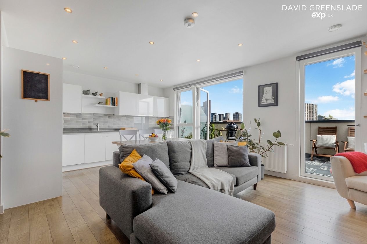 Apartment for sale in London, Staith Court, Nicholson Square, Bow River Village, E3