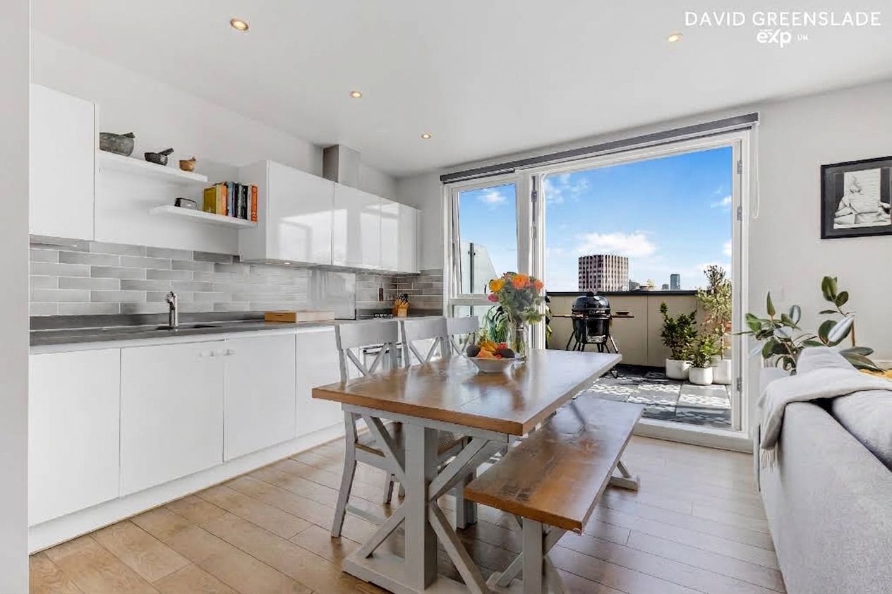 Apartment for sale in London, Staith Court, Nicholson Square, Bow River Village, E3