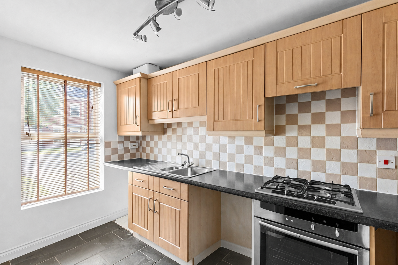 End Of Terrace House for sale in York, Tedder Road, York, YO24 3JD, 1145 m²
