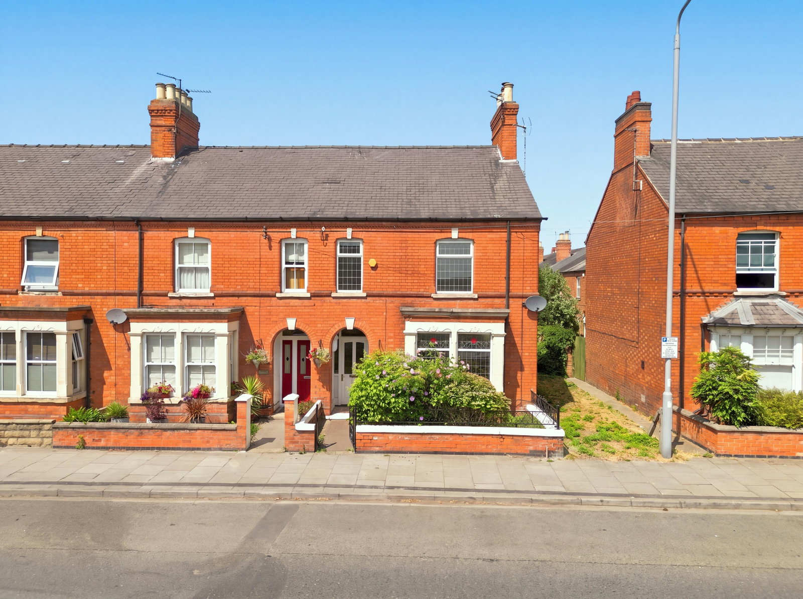 End Of Terrace House in Newark